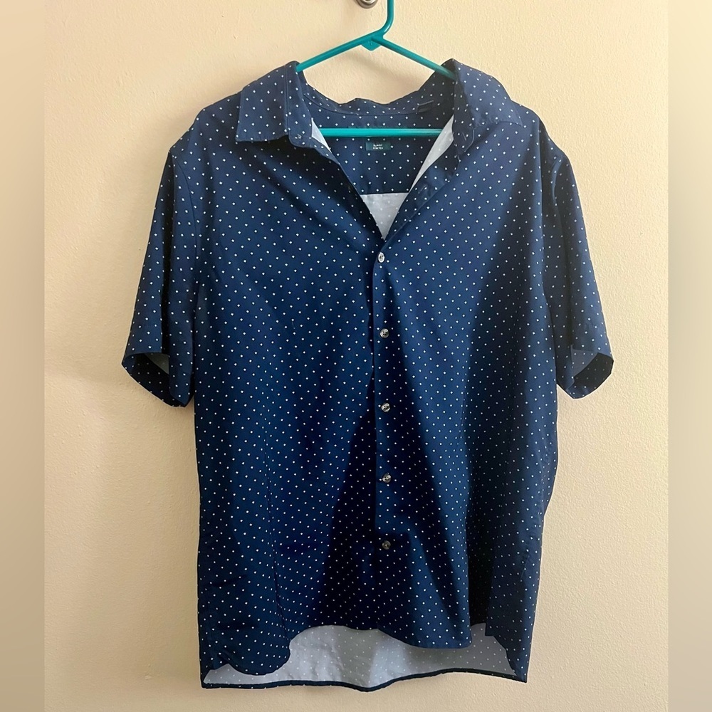 Perry Ellis Short Sleeve Button Down - Picture 2 of 8